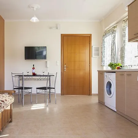 L Apartment *