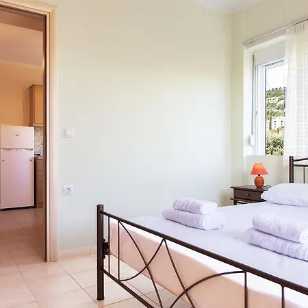 L Apartment *