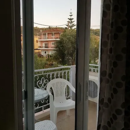 L Apartment *